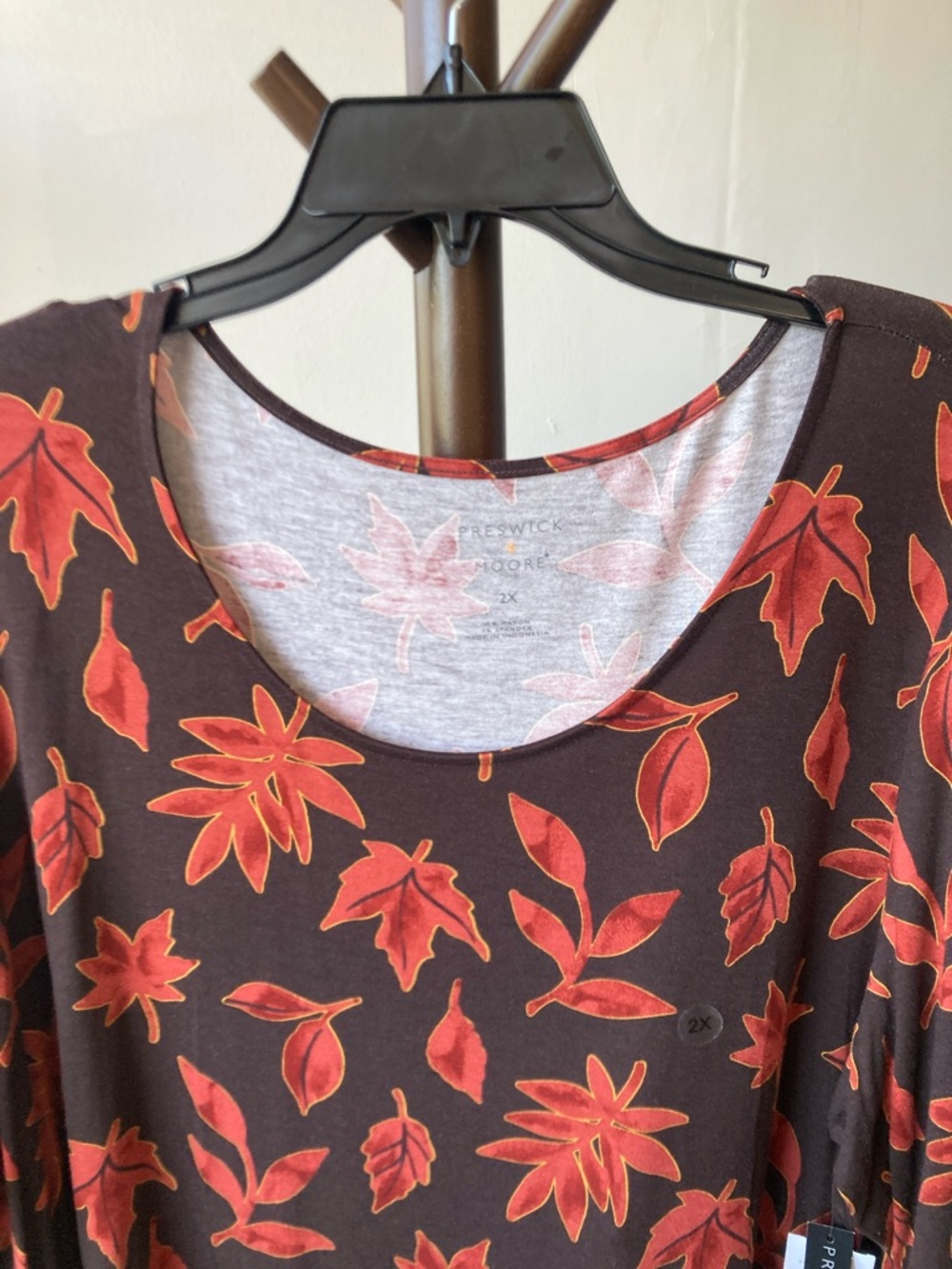 Preswick & Moore leaves print top soft with stretch casual 2X - Picture 4 of 15